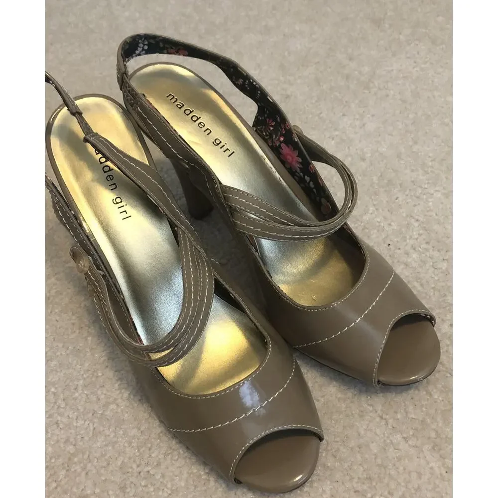 Madden Girl Nemmo Beige‎ Faux Leather Women Heels 9.5M Open Toe Sandals